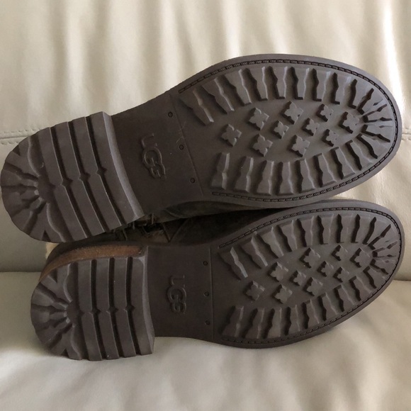 Women’s Ugg Boots size 7 - Picture 6 of 7